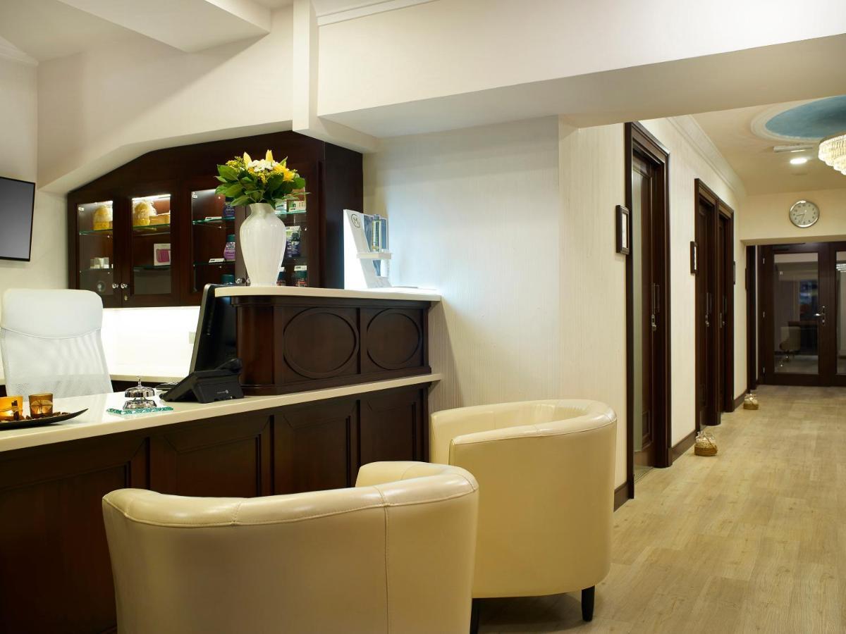Ea Hotel Elefant Karlsbad Buitenkant foto