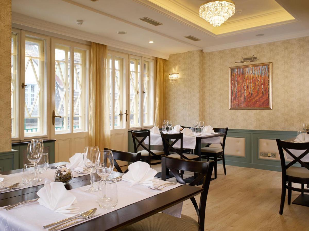 Ea Hotel Elefant Karlsbad Buitenkant foto