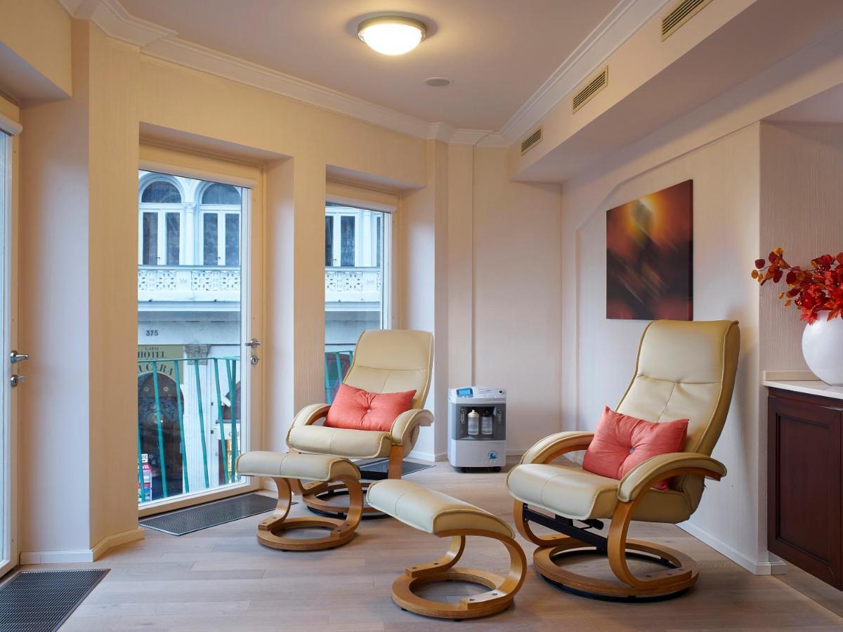 Ea Hotel Elefant Karlsbad Buitenkant foto