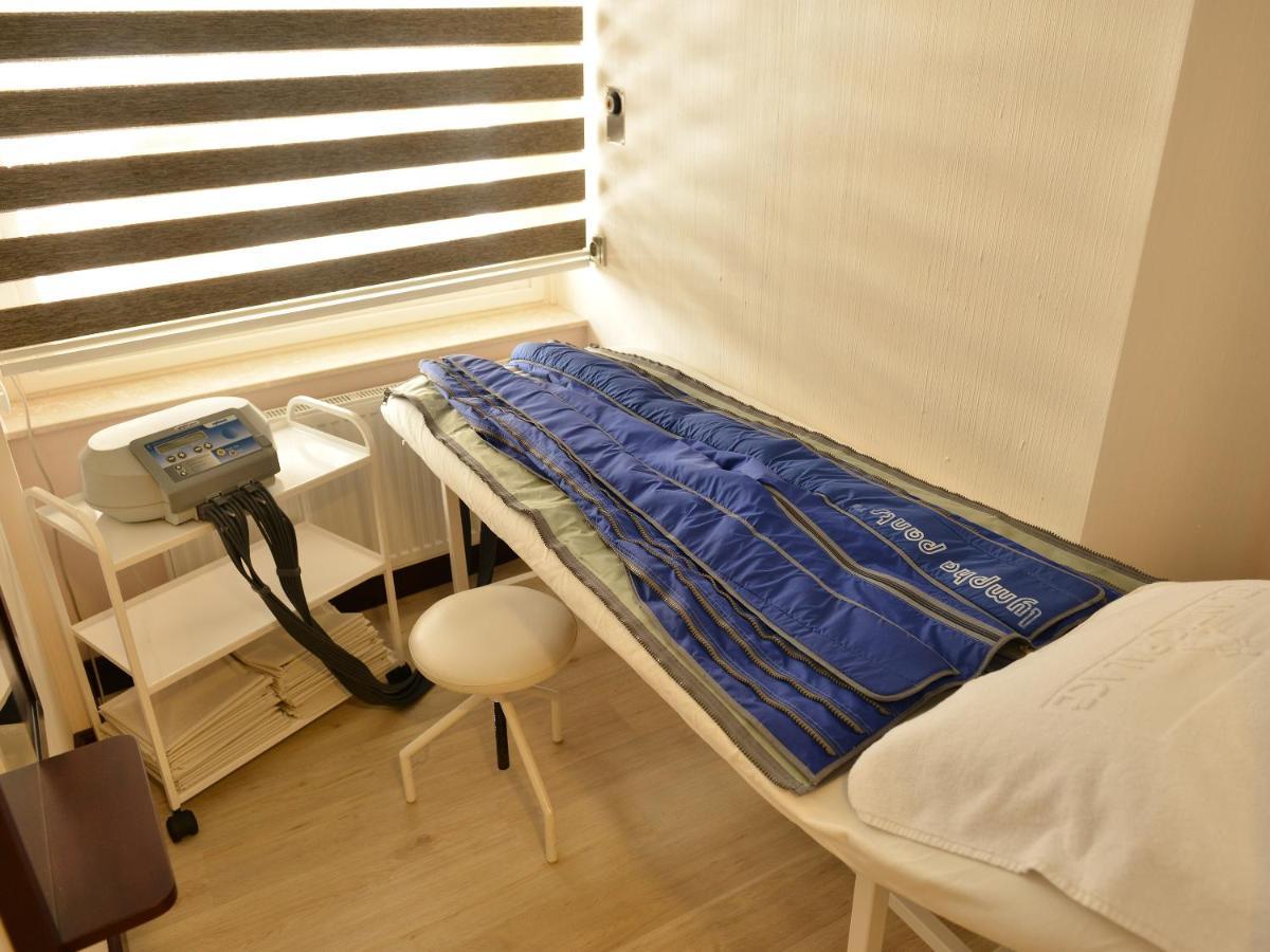 Ea Hotel Elefant Karlsbad Buitenkant foto