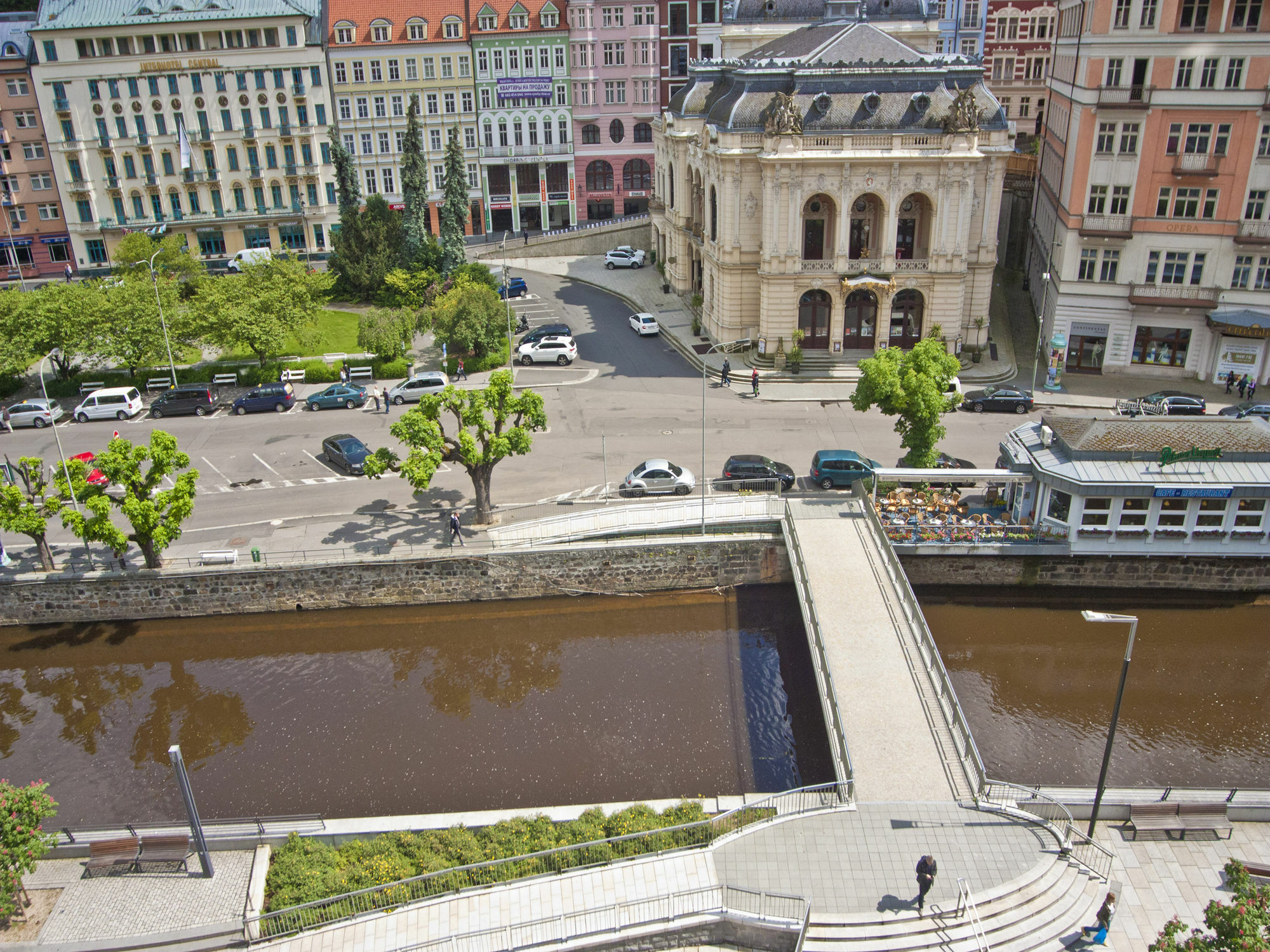 Ea Hotel Elefant Karlsbad Buitenkant foto